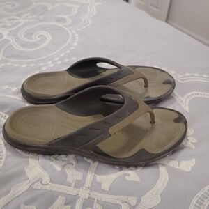 Mens Size 10 Croc Flip Flops